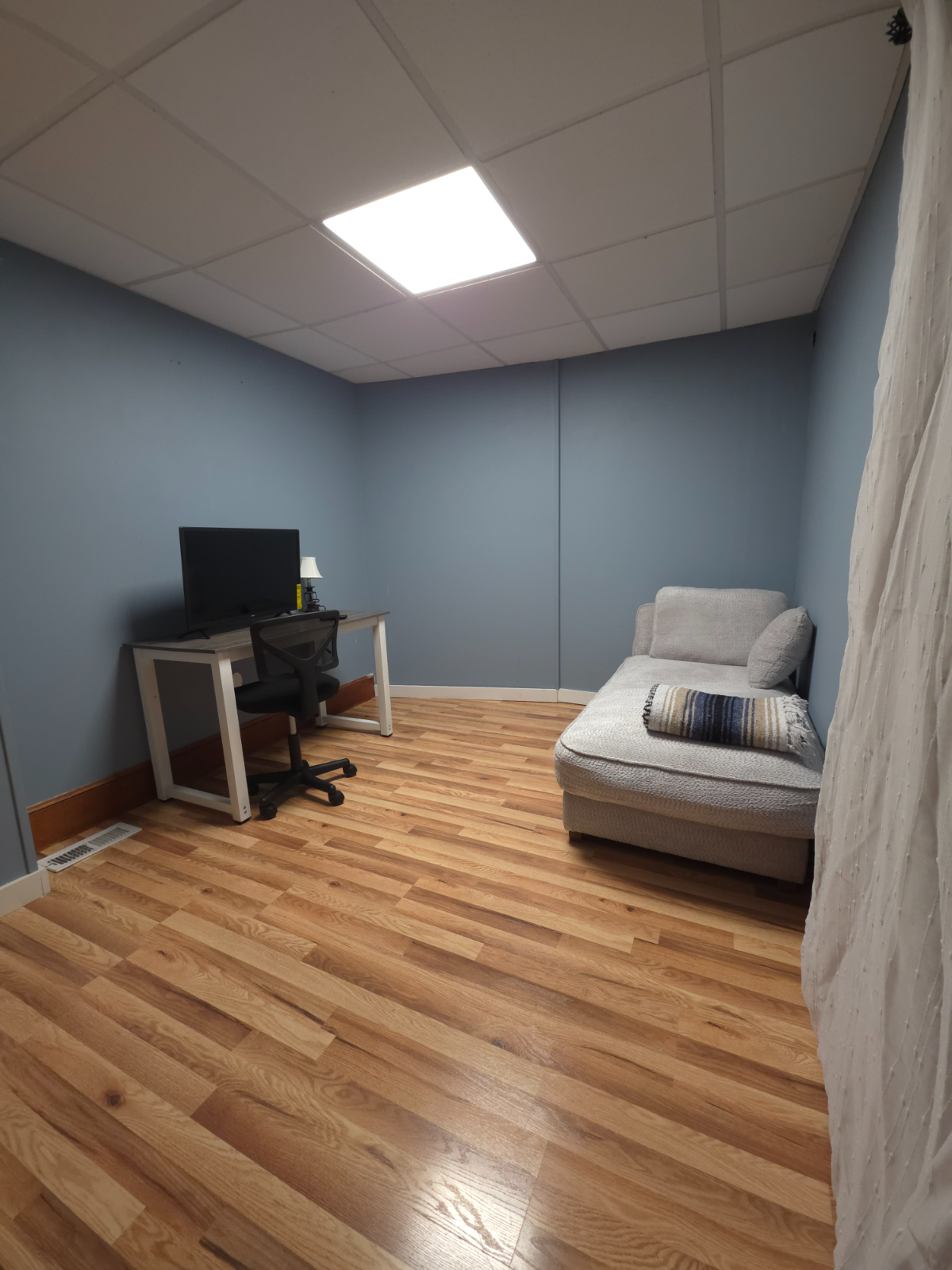 2 bedroom apartment close to downtown St Johnsbury - Photo 3