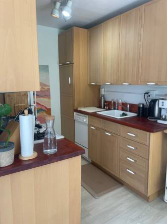 Bright, quiet, top floor 1Bed w/ Balcony near Georgetown- Utilities Included - Photo 3