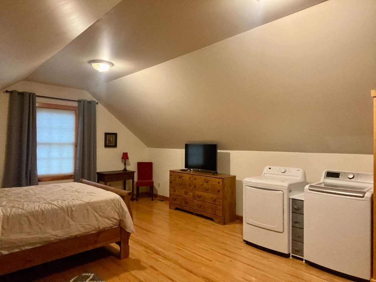 The Carriage House - Photo 10