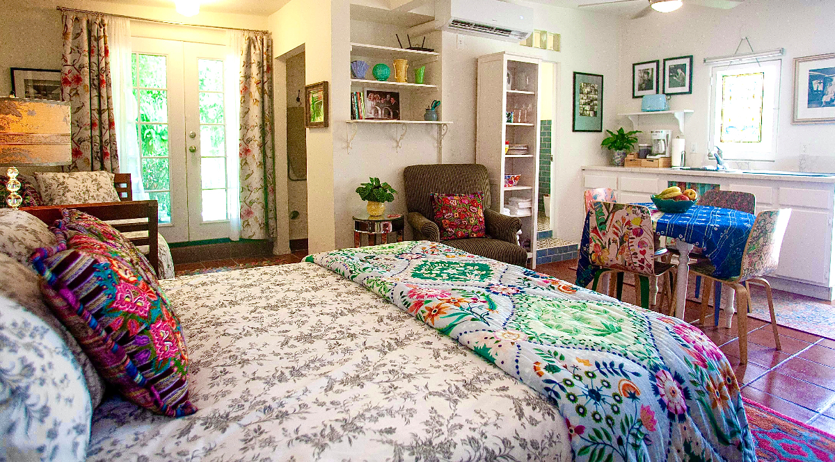 Lovely detached private guesthouse - Photo 2