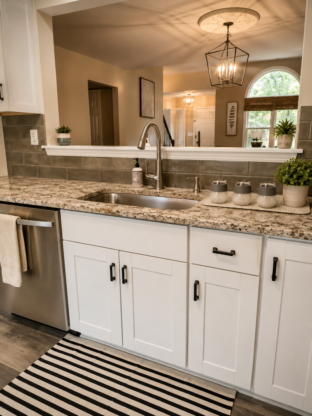 Boho Luxe Living - Tucked Away Yet Close to Everything ($1400 if split units) - Photo 7