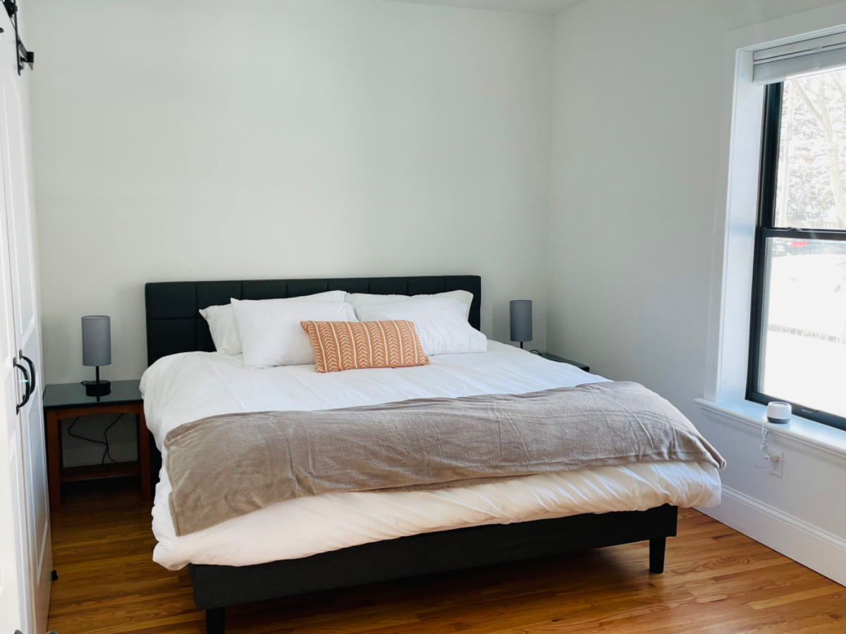 Newly remodeled 1 BED/1BATH (entire unit) - Photo 2