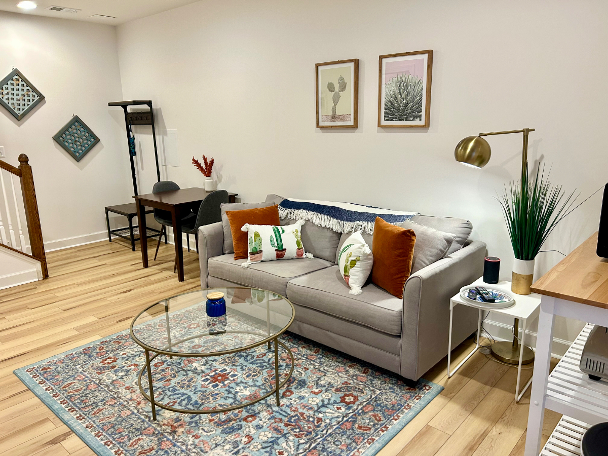 Belmont Basement Apartment - Photo 5