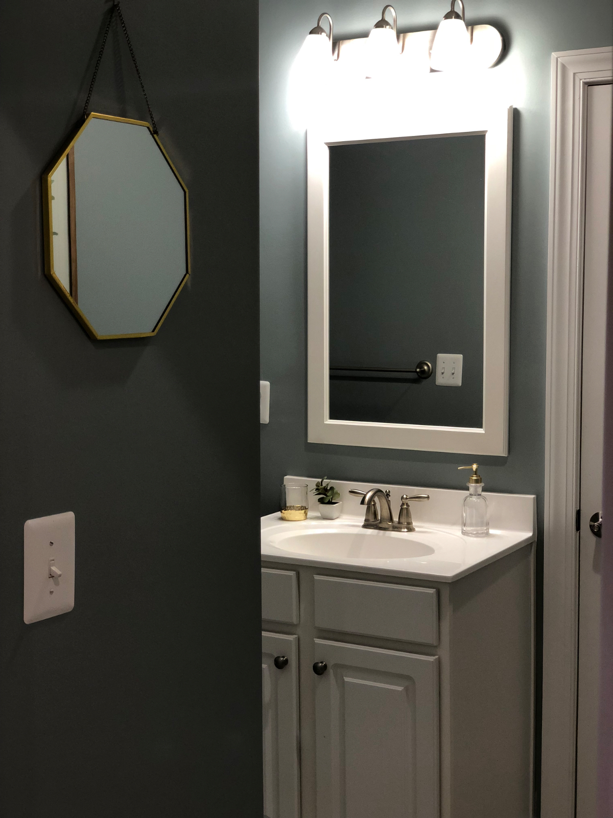 Belmont Basement Apartment - Photo 8