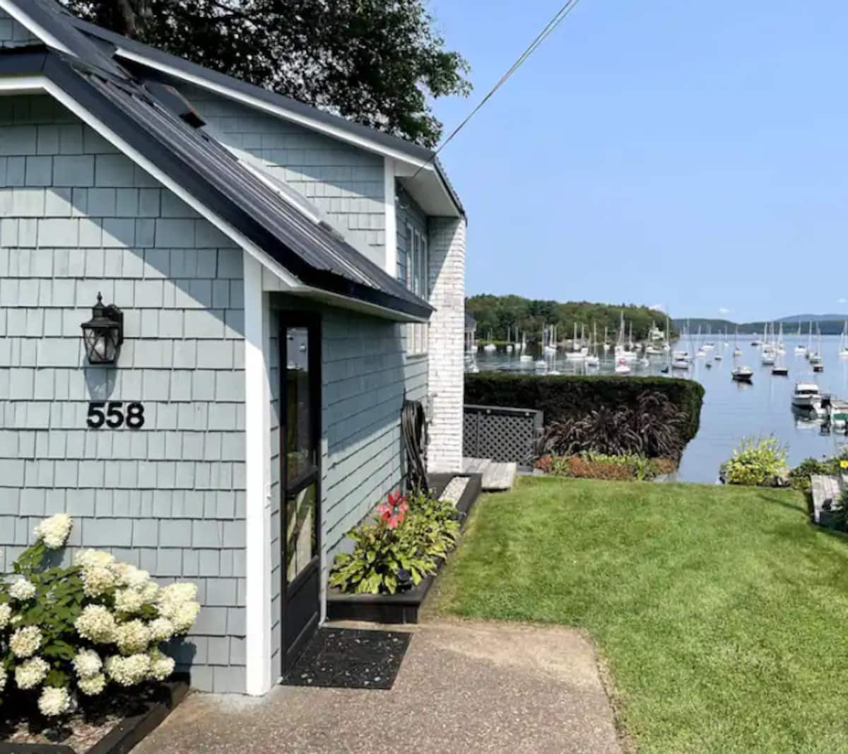 2-BR Lakefront Living with Style & Comfort in Colchester - Pet-Friendly & Utilities Included - Photo 2