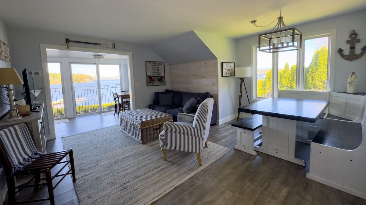 2-BR Lakefront Living with Style & Comfort in Colchester - Pet-Friendly & Utilities Included - Photo 3