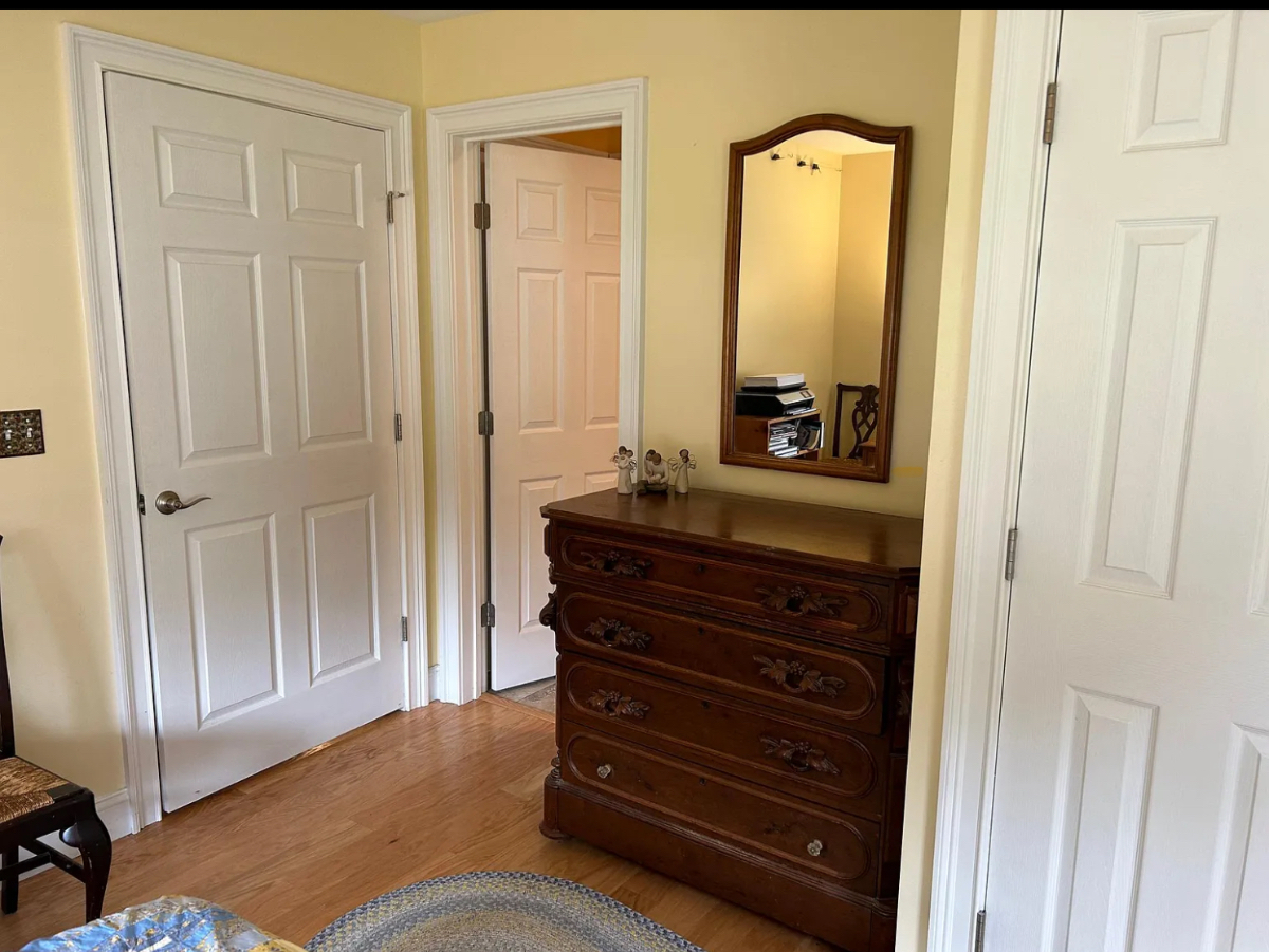 Available January 1 to April 1  . Perfect for health care workers at North Country Hospital. - Photo 7