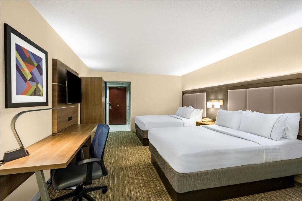 Country Inn & Suites Downtown Albany NY - Photo 3