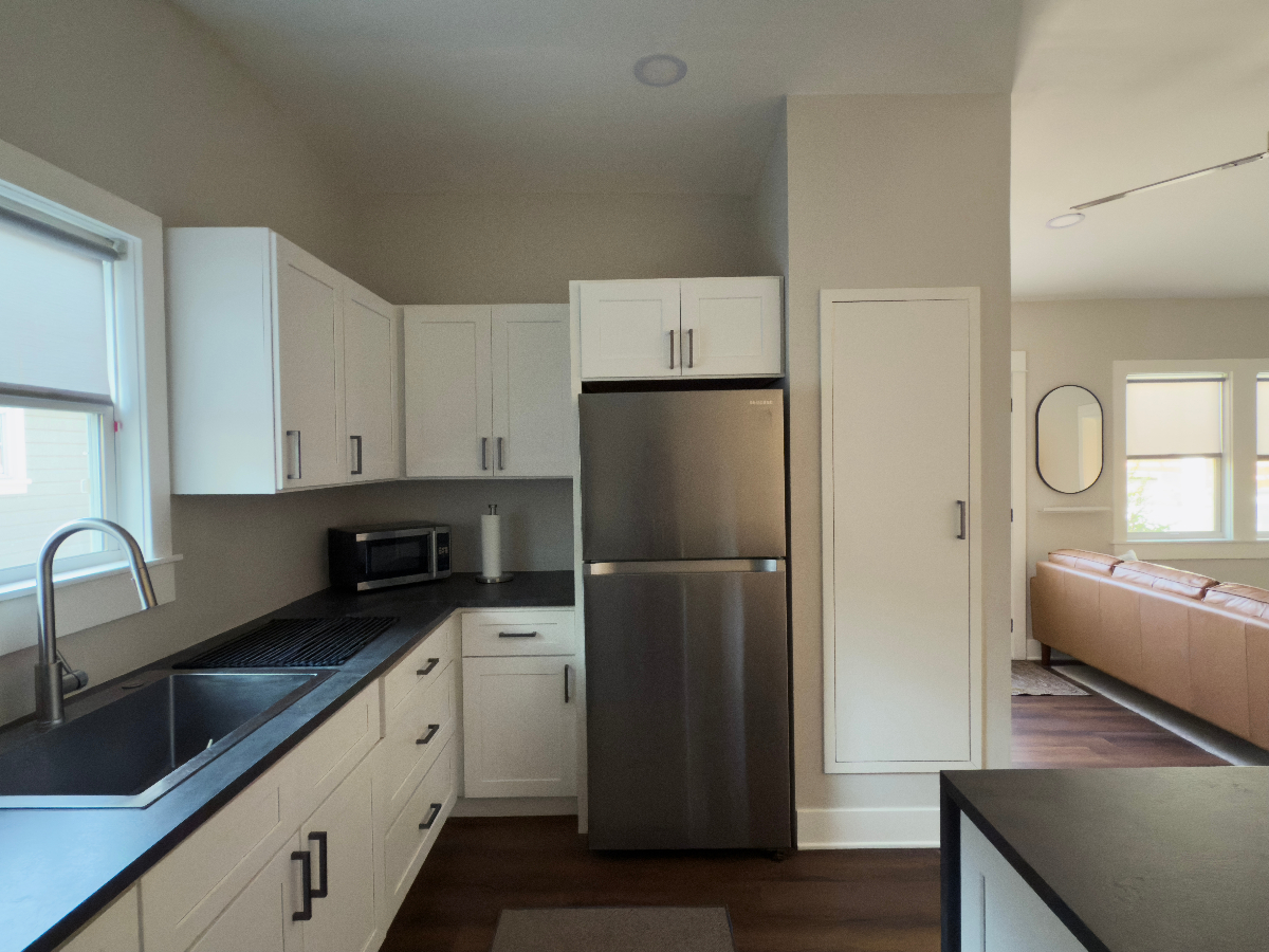 BEAUTIFUL BACK HOUSE IN HIGHLAND PARK - Photo 4