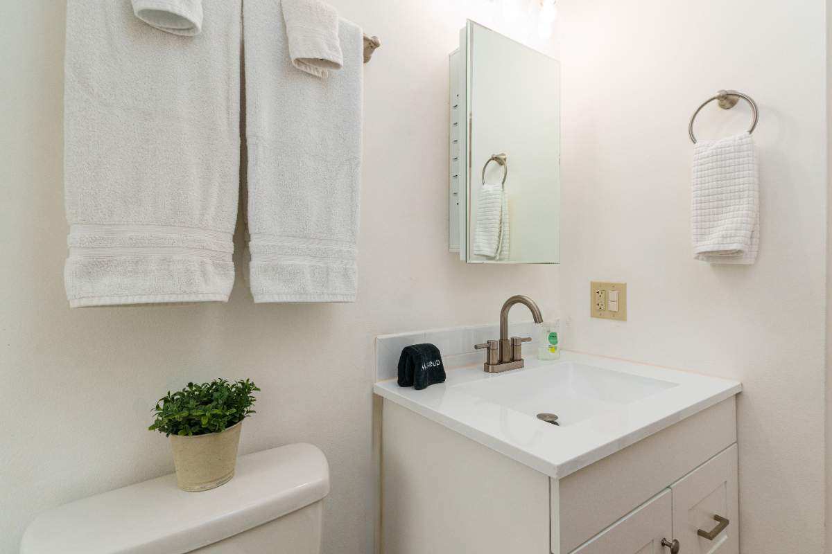 4BR Close to Downtown & SPAC Dog Friendly - Photo 7