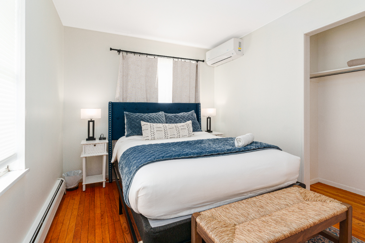 4BR Close to Downtown & SPAC Dog Friendly - Photo 4