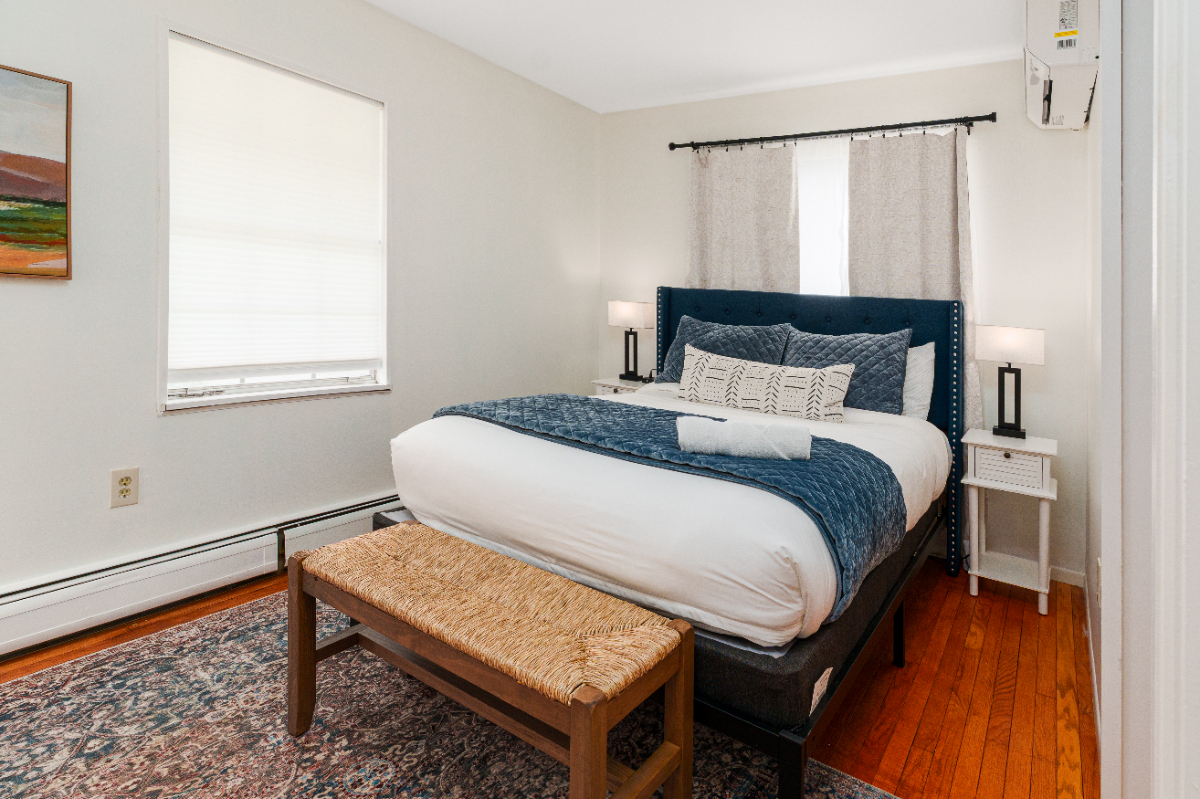 4BR Close to Downtown & SPAC Dog Friendly - Photo 5