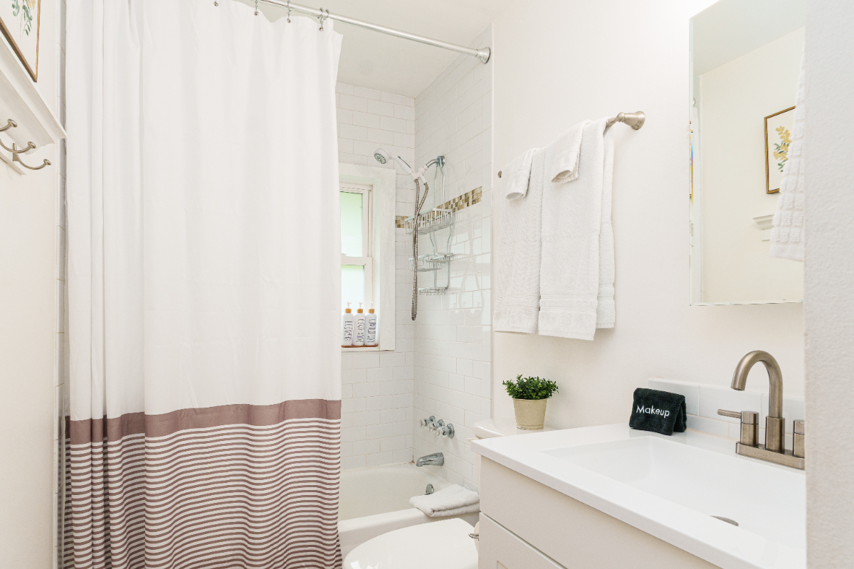 4BR Close to Downtown & SPAC Dog Friendly - Photo 8