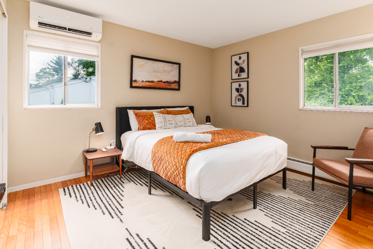 4BR Close to Downtown & SPAC Dog Friendly - Photo 10