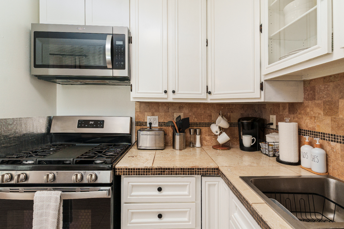 4BR Close to Downtown & SPAC Dog Friendly - Photo 12