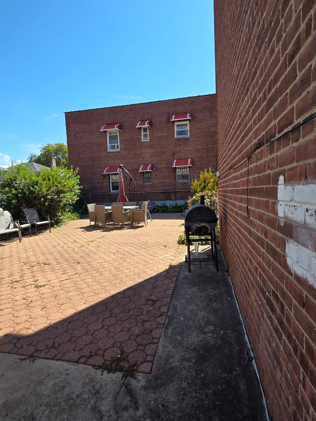 Newly Renovated Basement with Utilities Included, Backyard Access & Easy Transit - Photo 12