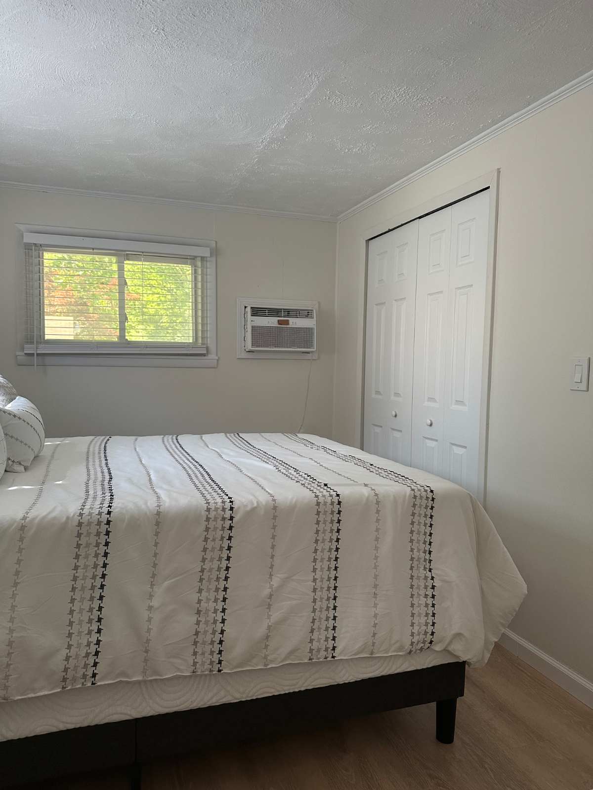 Bright, Updated Home With Smart TV, Outdoor Living, Peaceful Vibe, & Pet Friendly - Photo 12