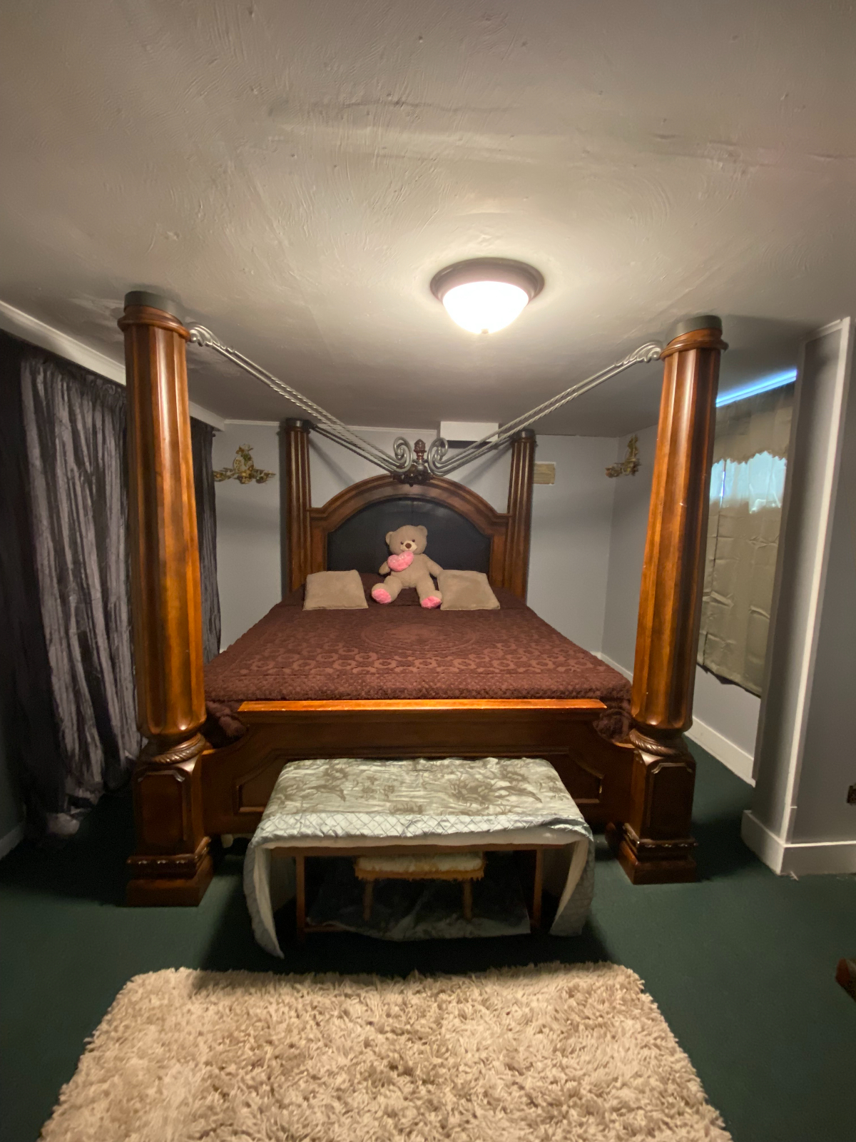 Bright Basement Apartment with King Bed, Private Entry & Prime Location - Photo 9