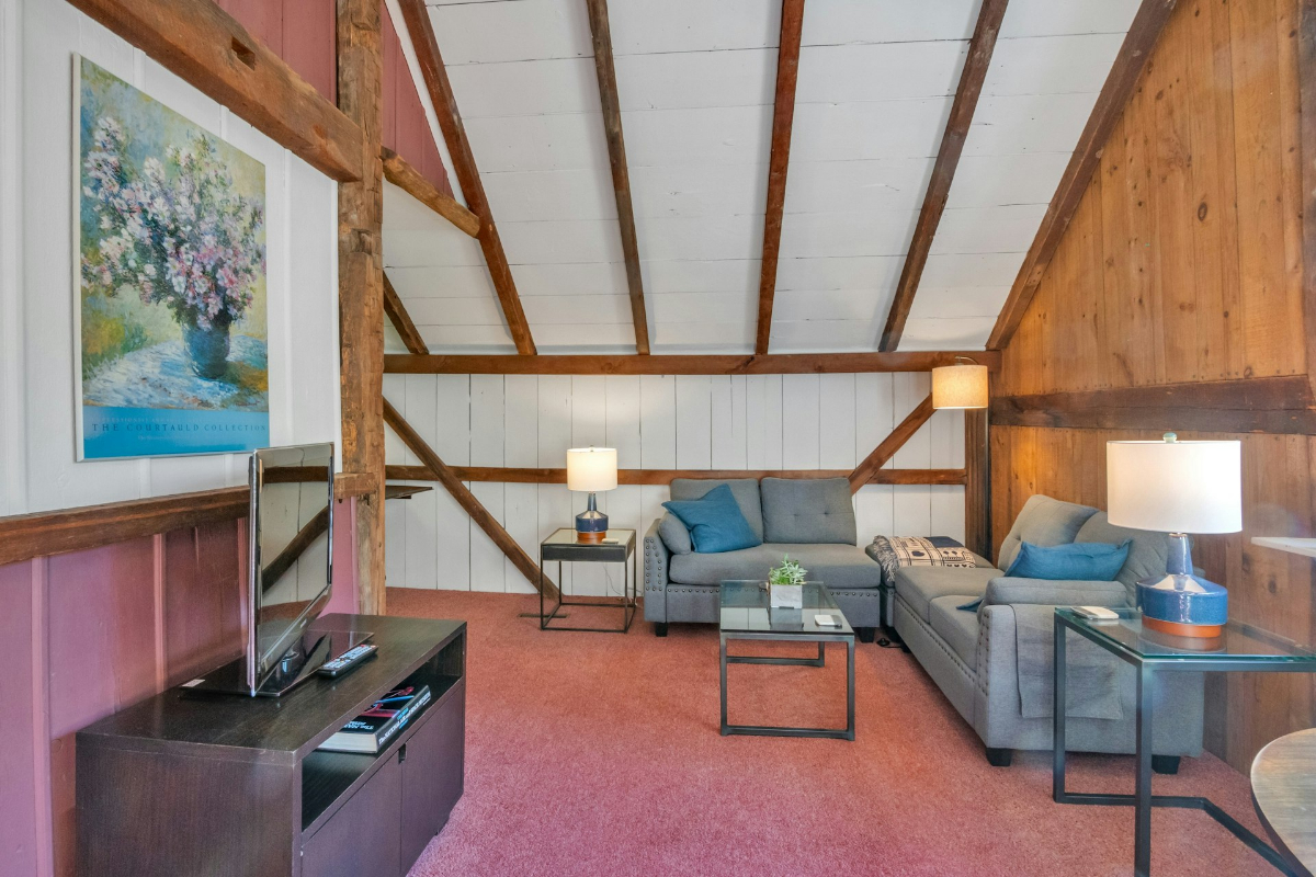 Quaker barn loft - Photo 5