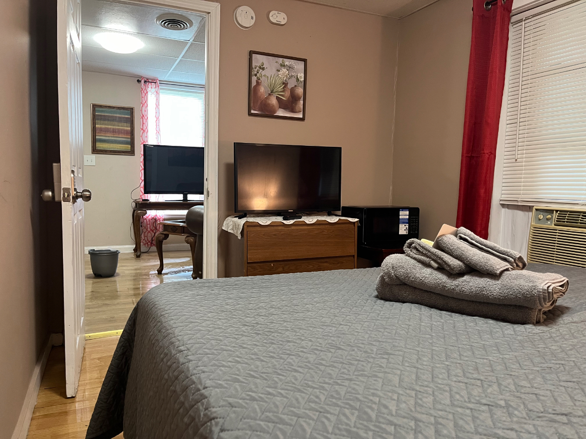 Cozy Apt near BU, Lourdes & UHS - Photo 2
