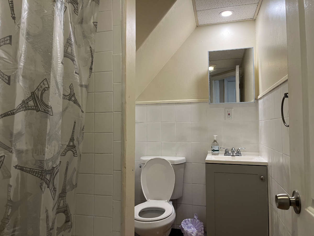 Cozy Apt near BU, Lourdes & UHS - Photo 3