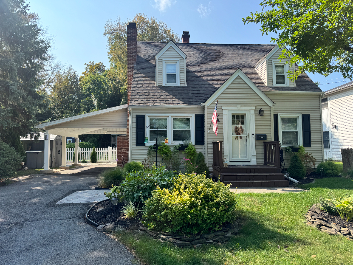 The K House - Fully Furnished, 3/2 plus den and fenced in backyard, in the Village of Lewiston - Photo 3