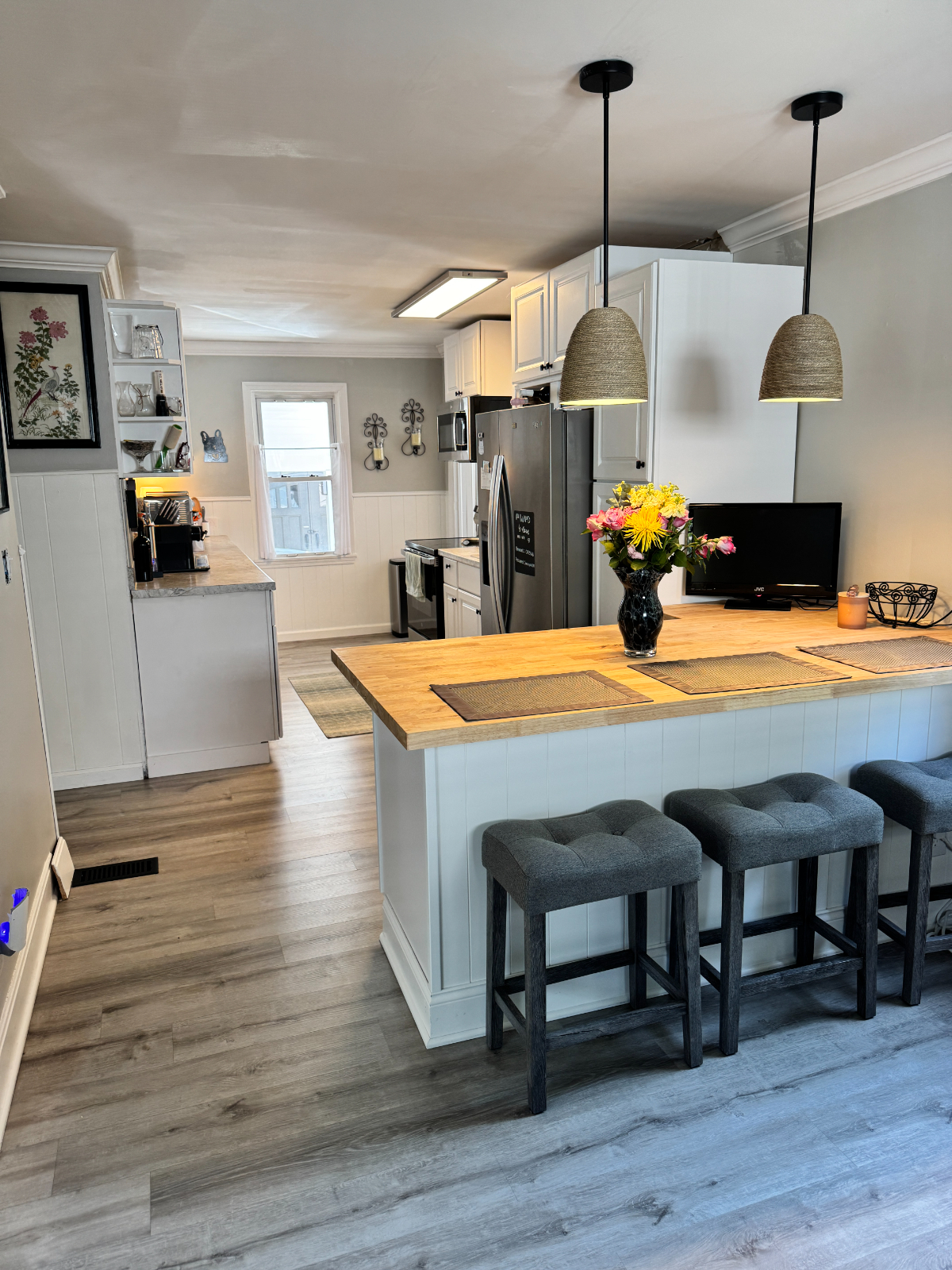 The K House - Fully Furnished, 3/2 plus den and fenced in backyard, in the Village of Lewiston - Photo 5