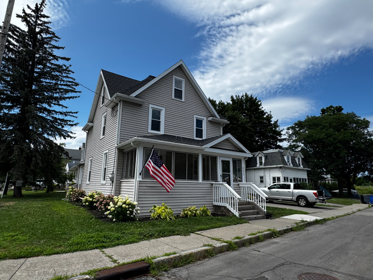Modern Comfort Near Eastside Hotspots - Photo 1