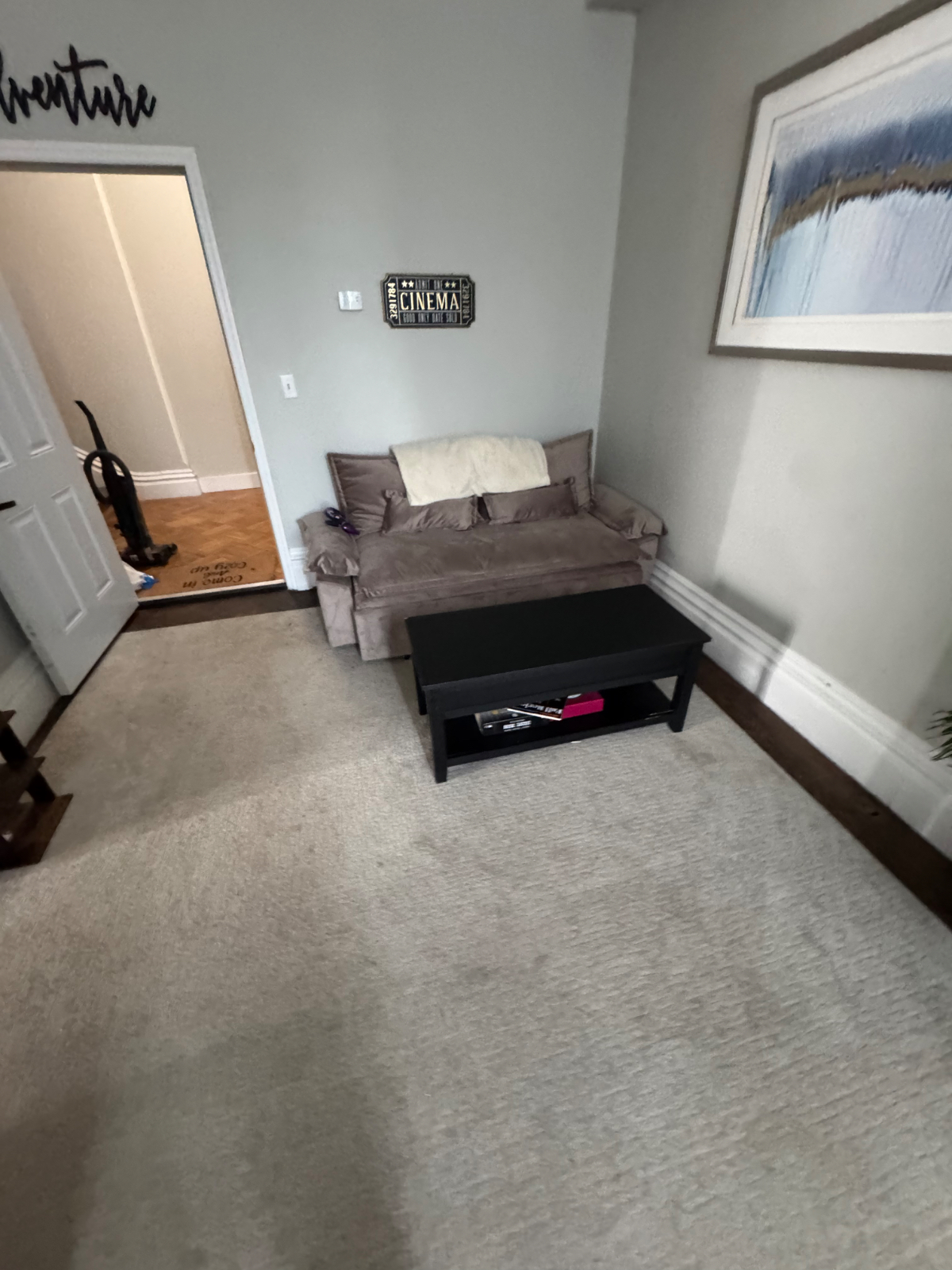 Spacious and Unique Mansion One Bedroom Apartment - Centrally Located - Photo 5