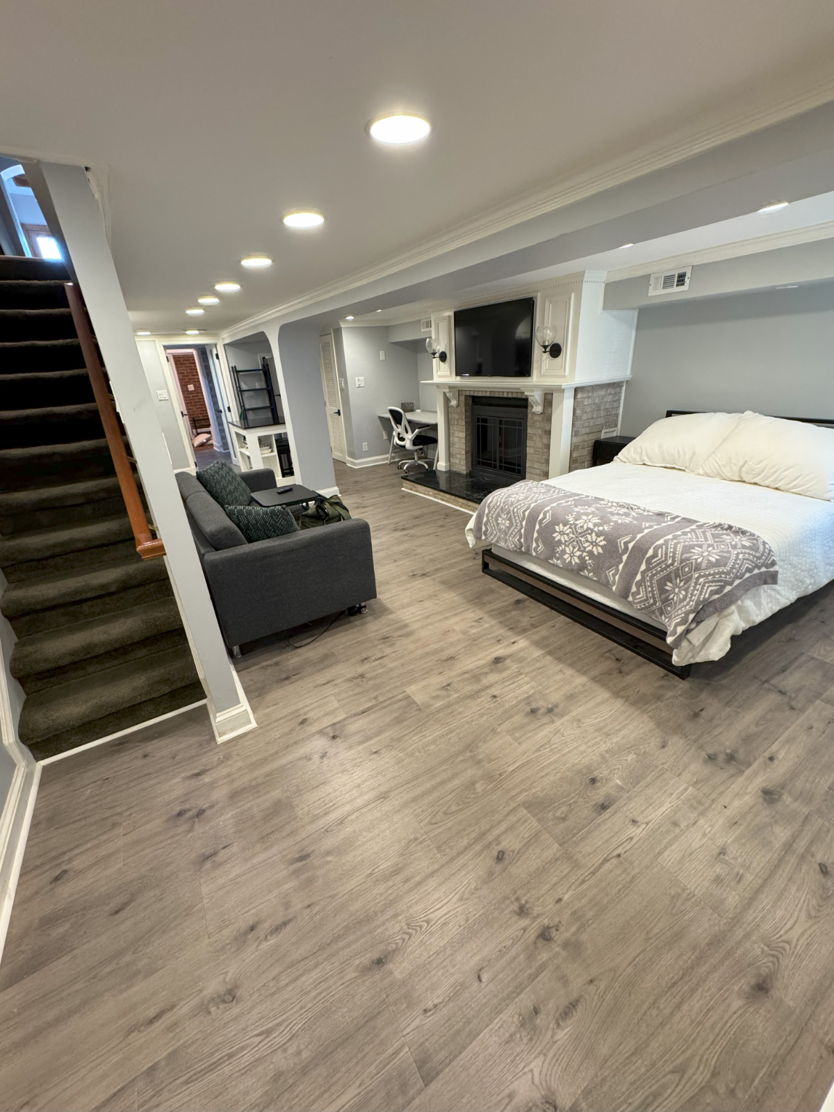 DC Row House English Basement Apartment - Photo 3