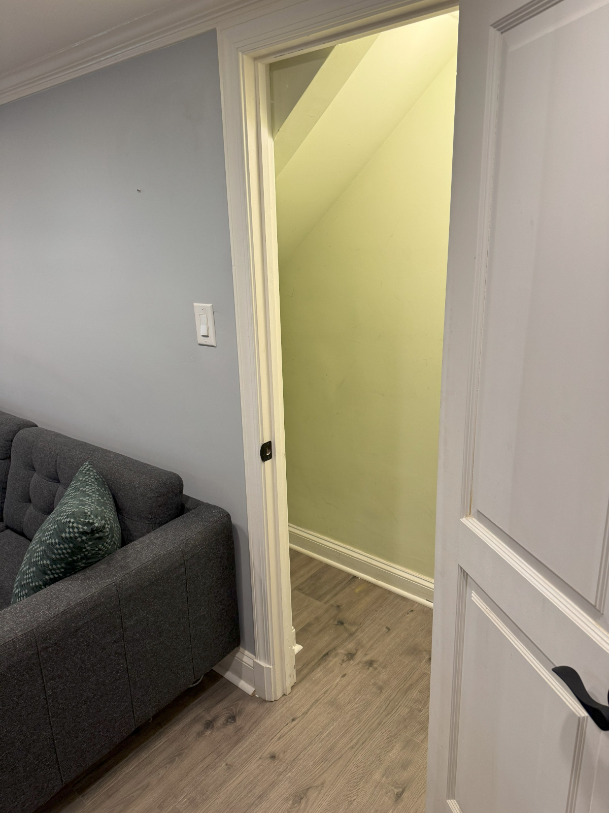 DC Row House English Basement Apartment - Photo 11