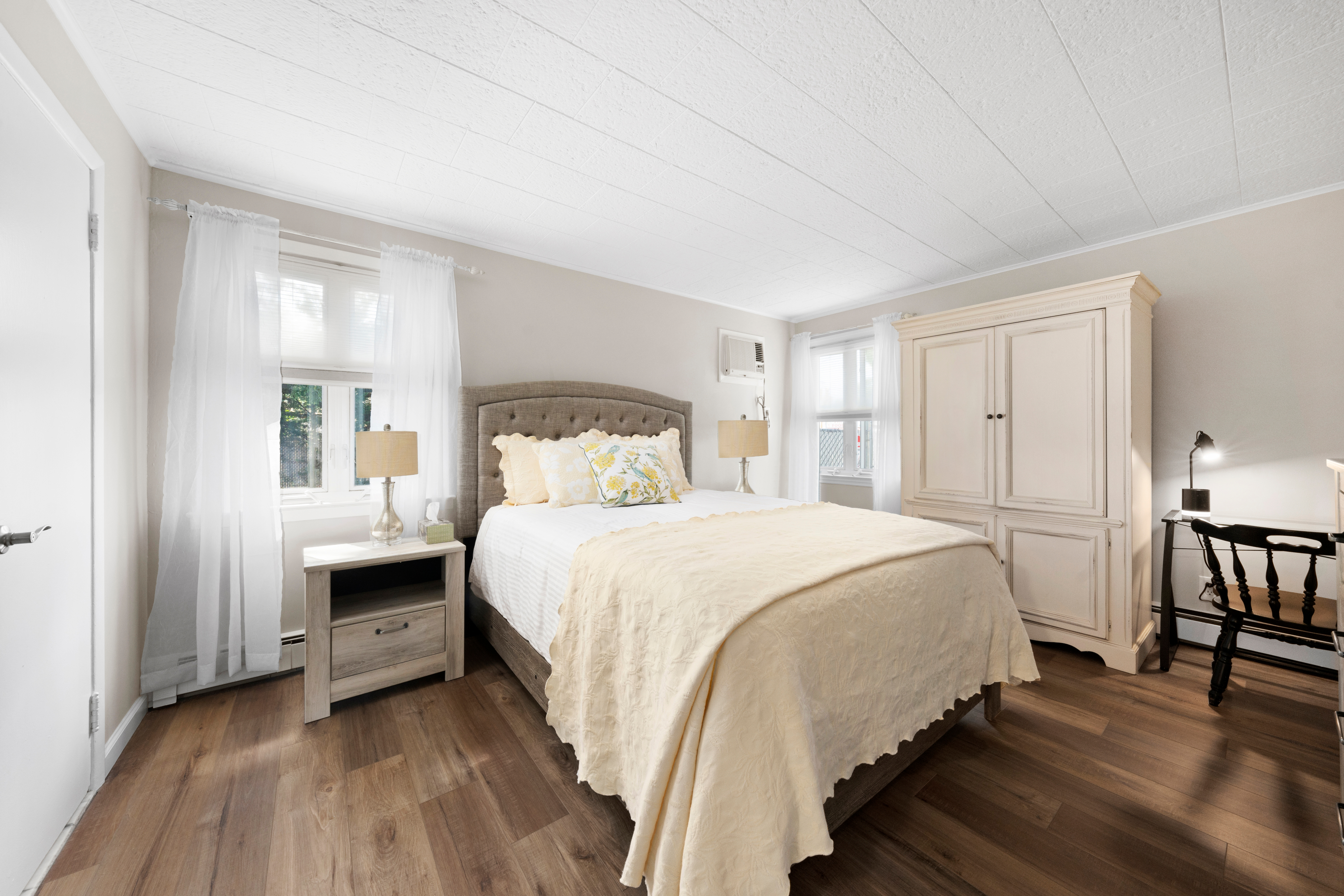 Bright First-Floor 2BR/1.5BA with Deck & In-Unit Laundry - North Massapequa - Photo 6