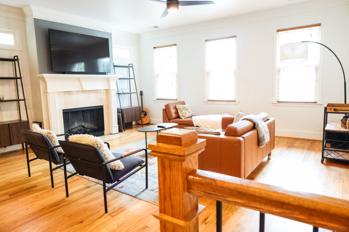 Spacious 3 bed/3.5 bath Midtown Townhome - Photo 3
