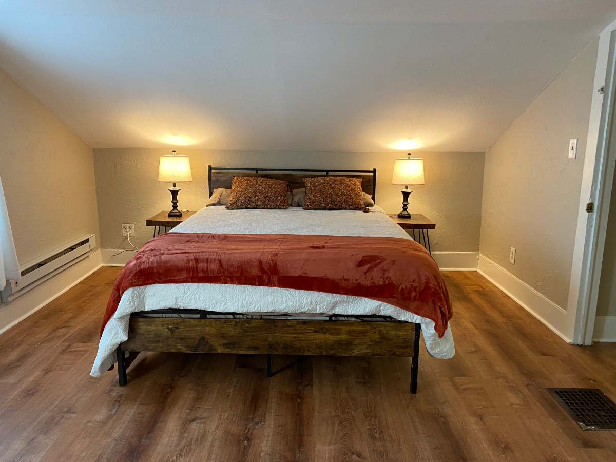 Entire Small Home in Fayetteville - Photo 2
