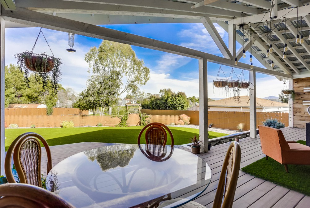 Stunning-Lrg Mdrn-Huge Backyard-Hot Tub - Photo 2