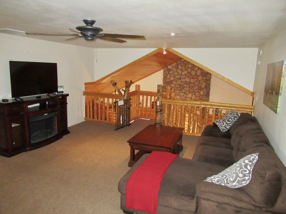 The Oakmont Cabin at Mt. Elden Lookout - Photo 8