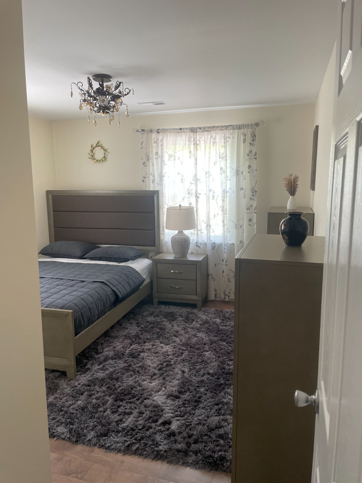 Modern & Cozy 1-Bed, 1 Bath, 2nd-Floor Apartment in Brattleboro's Prime Location Awaits You - Photo 3