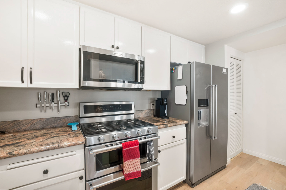 Marina Condo-Walkable to Gaslamp - Photo 4