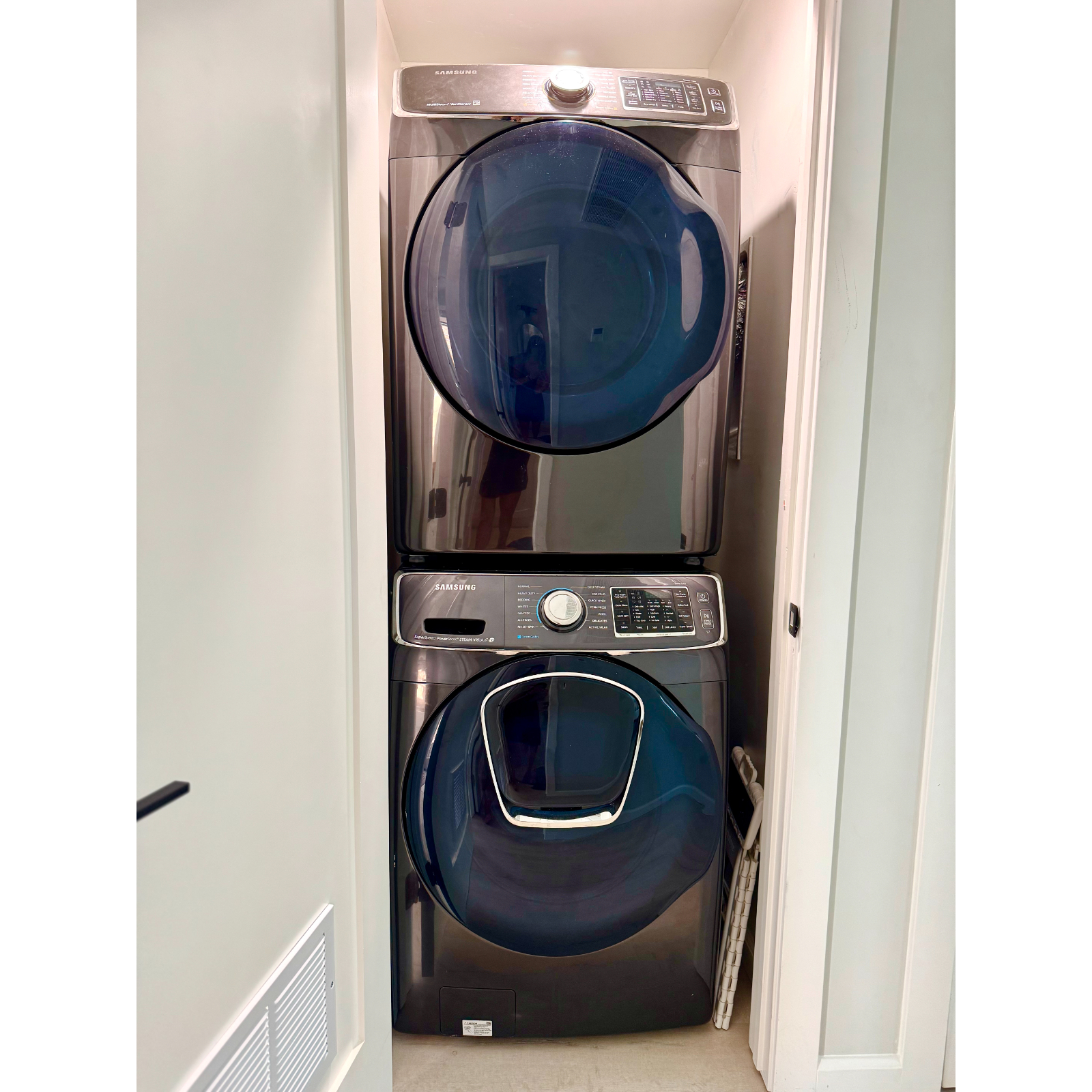 Modern Private Guesthouse - Full Kitchen & Laundry - Photo 5