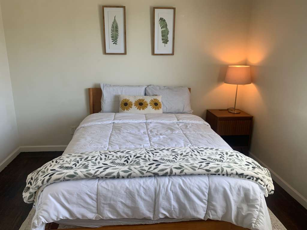 Bright Furnished Private Room w/ Private Bath in San Francisco - Ideal for Traveling Professionals - Photo 3