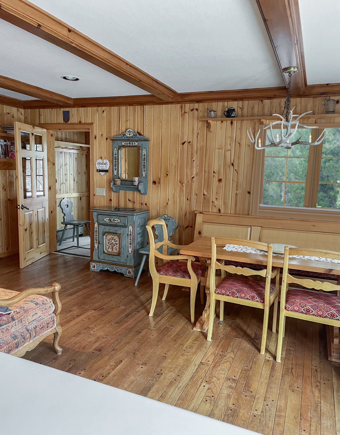 Wilson Cabin with Alpine Charm and View off the deck - Photo 6
