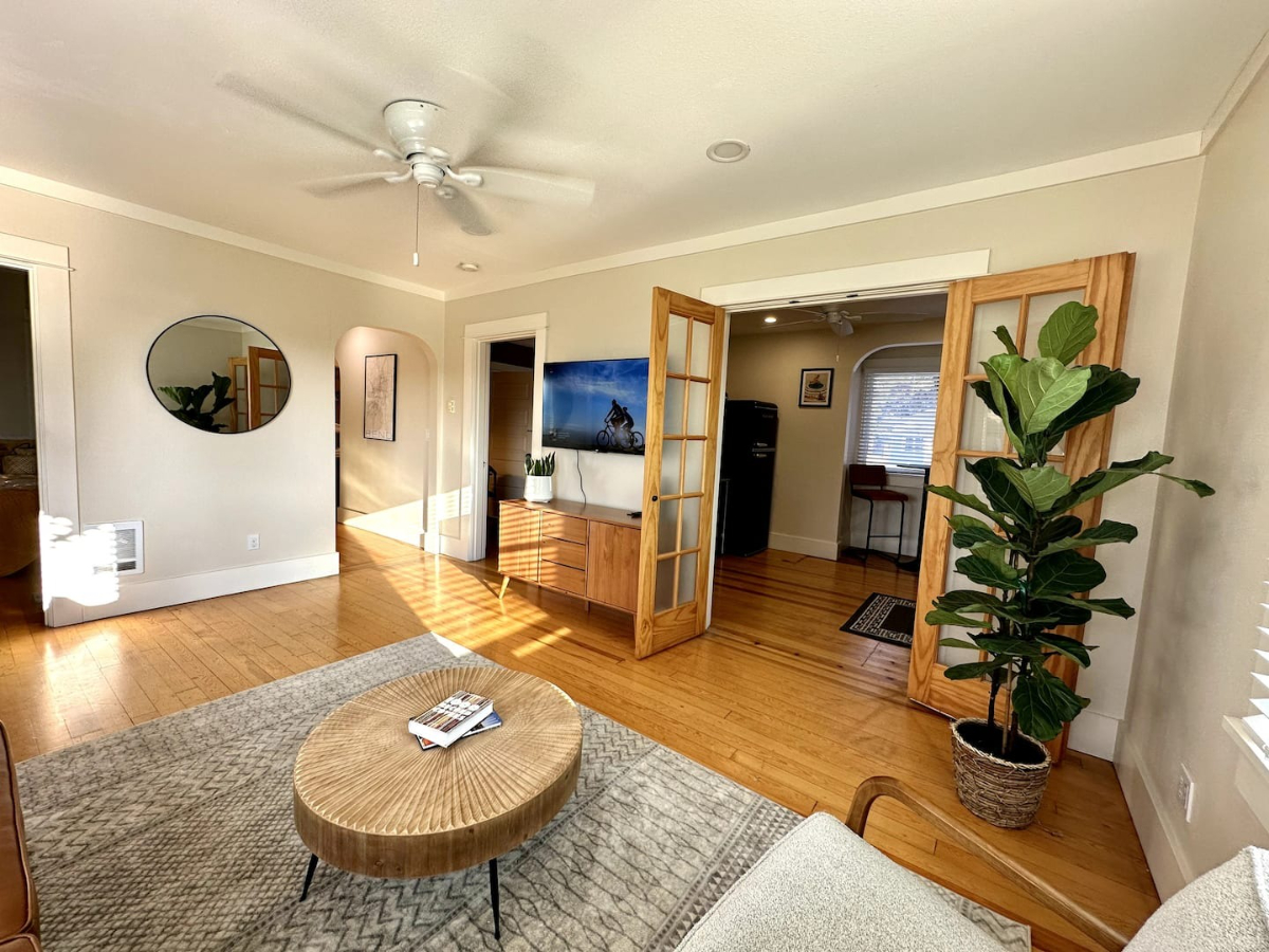 Move-in-Ready charming Old Mill home. Prime Location 1BR Apt - Photo 2