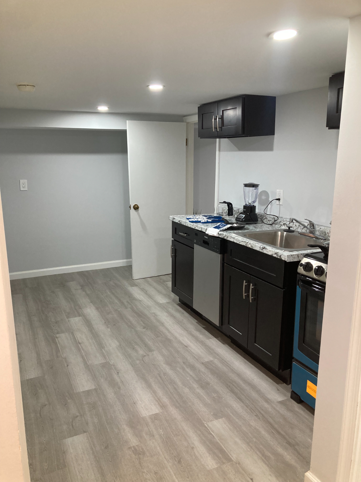 Stylish Basement Apartment  with Private Patio, Driveway Parking & All Utilities Included - Photo 8
