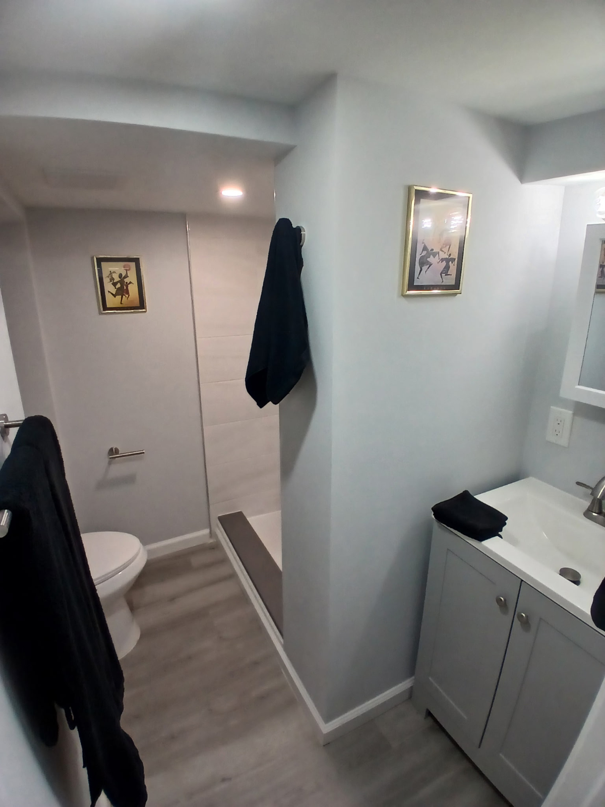Stylish Basement Apartment  with Private Patio, Driveway Parking & All Utilities Included - Photo 6
