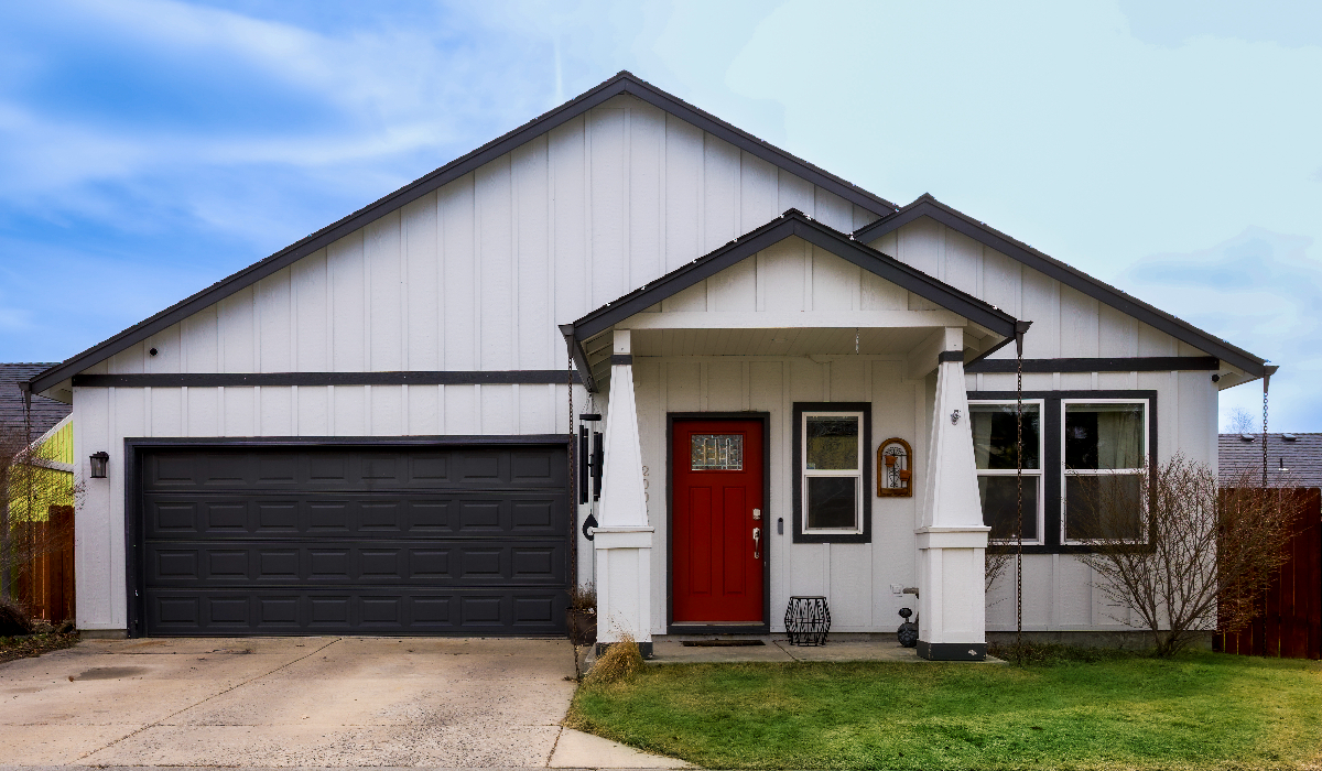 Near Old Mill with dedicated workspace and fenced yard - Photo 1