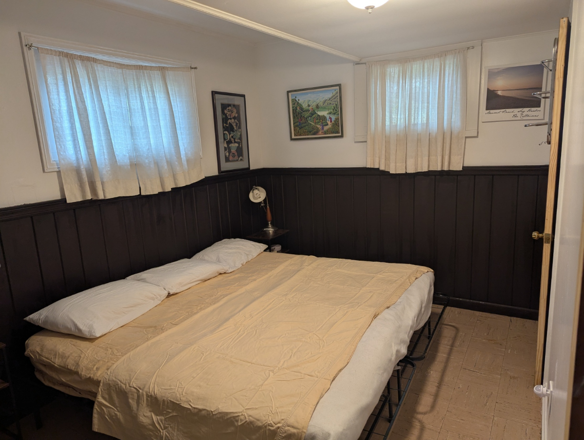 Sag Harbor 2 bedroom 1 bath - Photo 2
