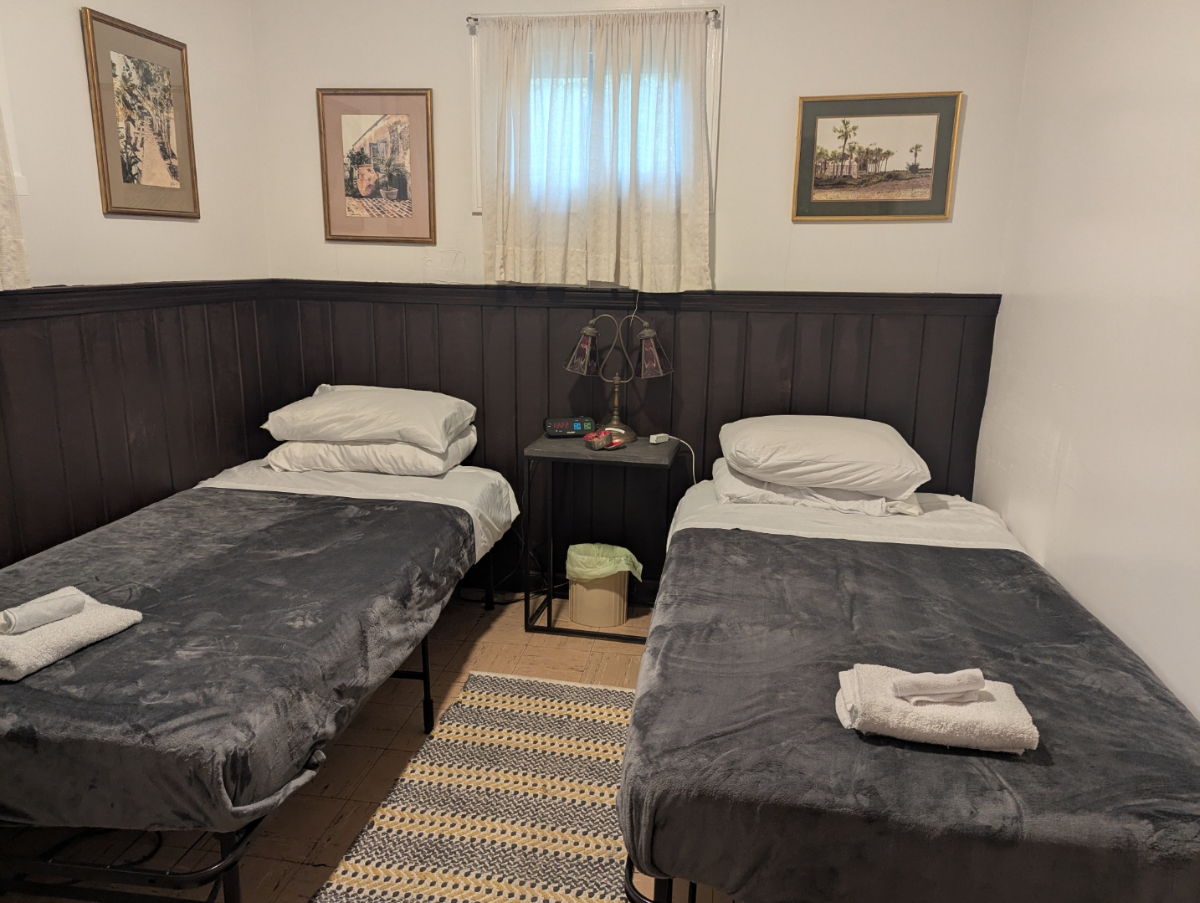 Sag Harbor 2 bedroom 1 bath - Photo 1