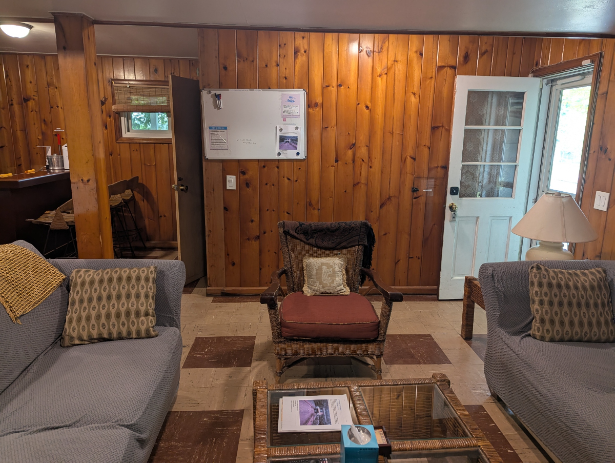 Sag Harbor 2 bedroom 1 bath - Photo 5