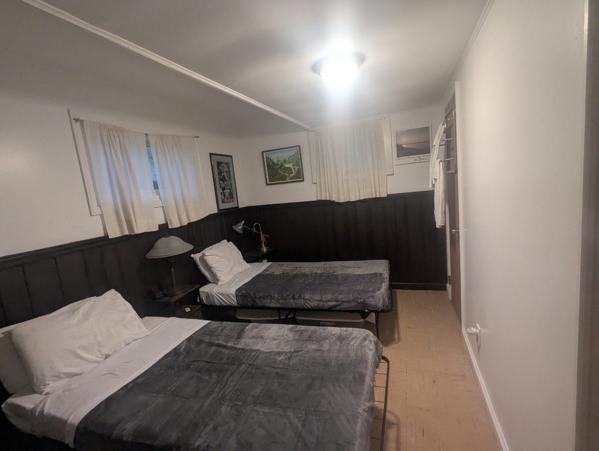 Sag Harbor 2 bedroom 1 bath - Photo 3