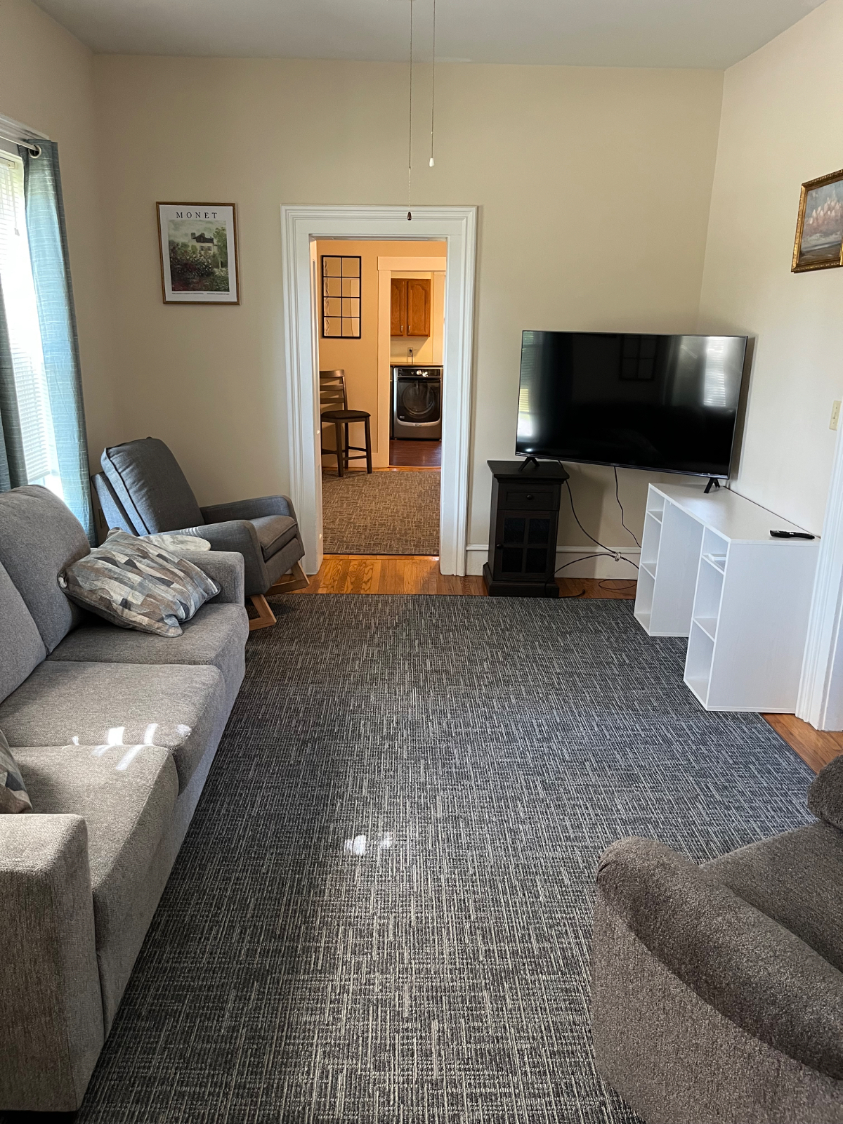 2 Bedroom First Floor Apartment - Photo 8